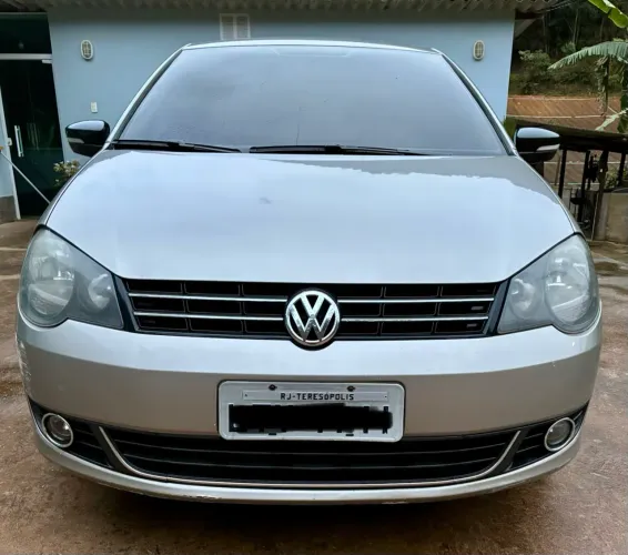 Volkswagen Polo Sed. Comfort. 1.6 MI Tot. Flex 8V 2013