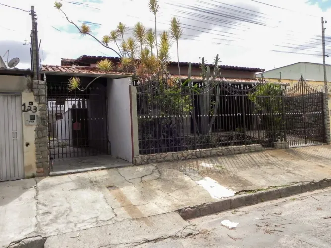 Barracão para aluguel, 1 quarto, 1 vaga, Pedra Azul - CONTAGEM/MG