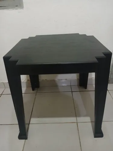 Cadeira de plástico preta