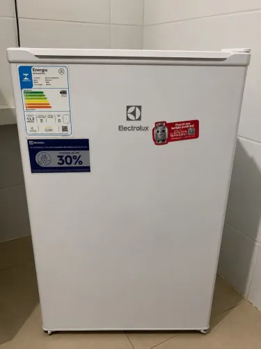 Frigobar Eletrolux 90l