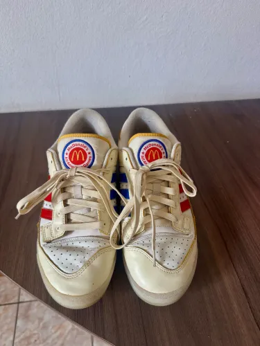 TÊNIS ADIDAS, EDIÇÃO ESPECIAL MC DONALD?S, ORIGINAL, TAMANHO 41