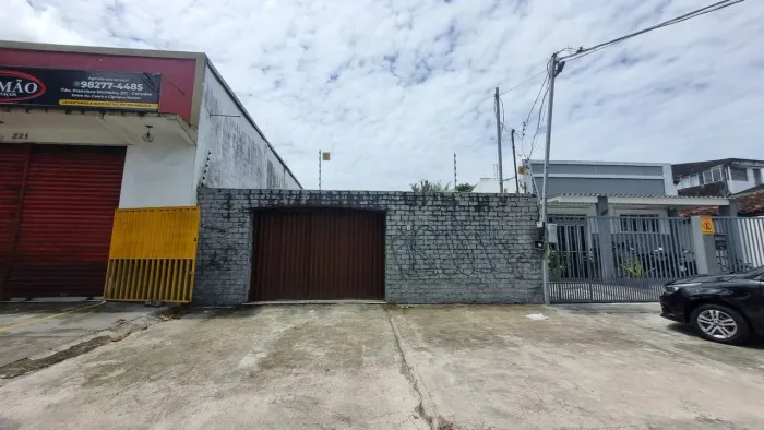 VENDO CASA EM TERRENO DE 7,60×59