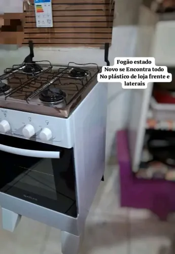 Fogão excelente semi novo 