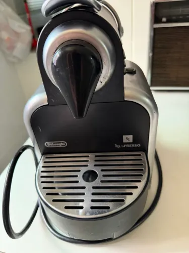 Cafeteira Nespresso De'Longhi