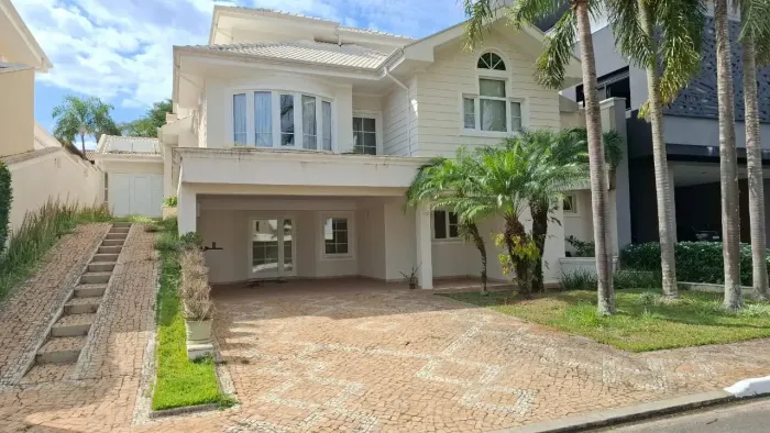 Sobrado para venda possui 460 metros quadrados com 4 quartos em Villa San Marino - Limeira