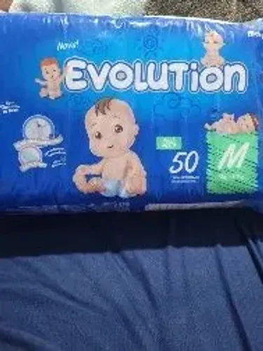 Vendo pacotes de fraldas fechados tamanho M