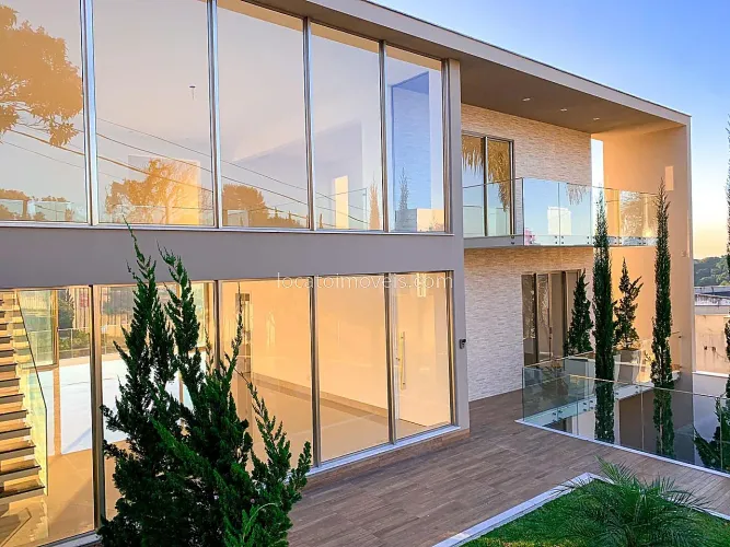 Casa Completa com 3 Suítes, Área Gourmet e Vista Permanente | Condomínio Spina Ville II