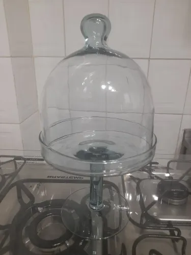 Boleira de vidro com pé para guardar comida (cúpula de vidro) [USADO]