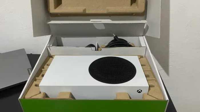 Xbox series s + dois controles ( 8bitdo ultimate c wired hall effect)