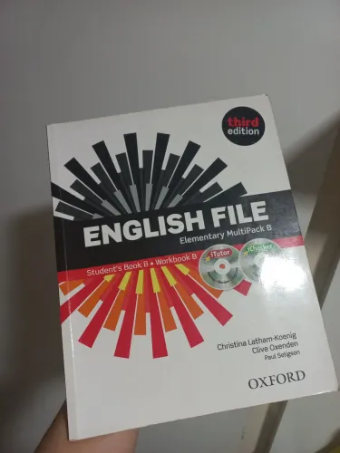 Livro de inglês English file elementary 