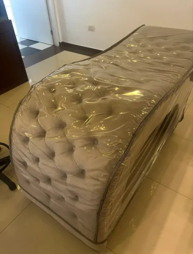 Maca estética chenille creme nova com capa 