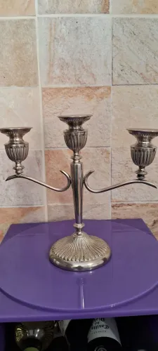 PAR DE CANDELABROS ANTIGOS 3 BRAÇOS - PRATA BRISTOL - PAR LEGITIMO EM EXCELENTE ESTADO.