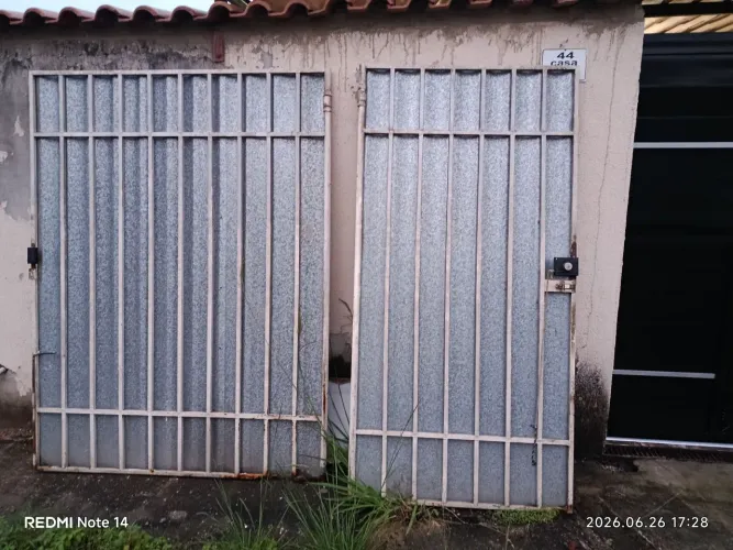 Portão de ferro com chapa galvanizada USADO. 
