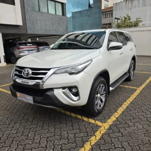Toyota Hilux SW4 SRX 4X4 2.8 TDI 16V Dies. Aut. 2020