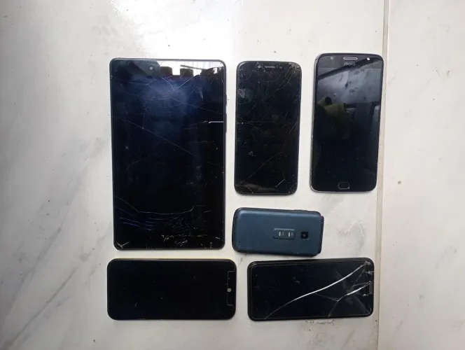 Celulares para retirada de peças