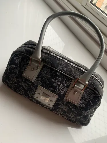 Bolsa Victor Hugo floral preta