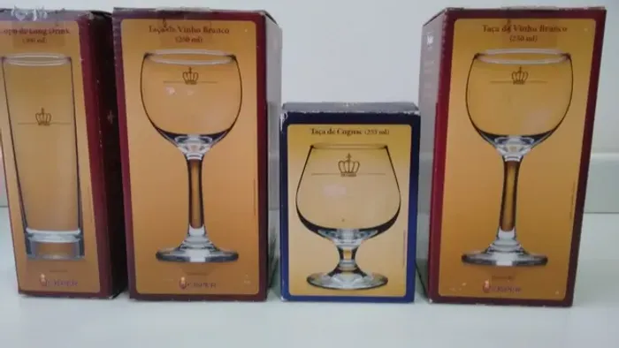Taças da coleção revista Caras. Collection Royal. Tenho ainda duas taças: Long Drink e Pro