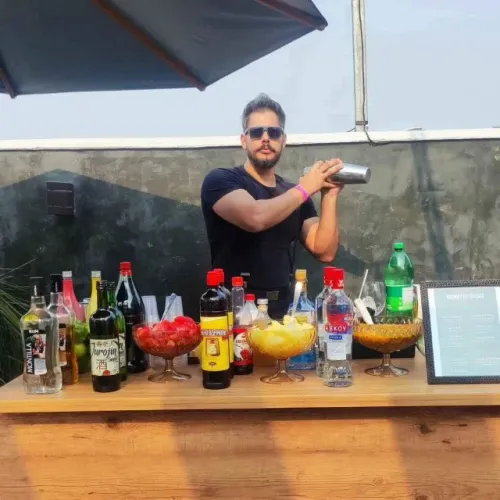 Barman em Goiânia: Drinks Incríveis e Atendimento Personalizado