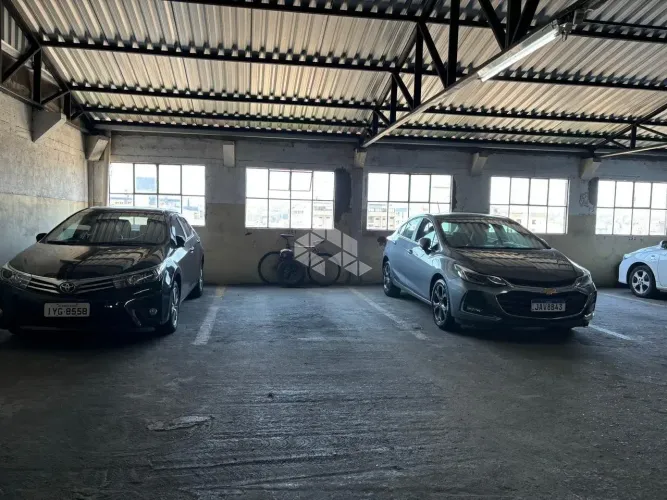 BOX DE GARAGEM NA DUQUE DE CAXIAS COM 16,50 M2