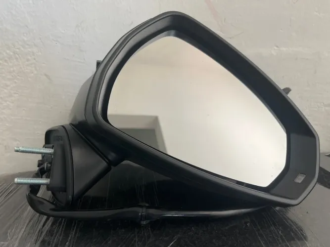 Retrovisor Audi A3 Hatch 13/23 direito. Elétrico 