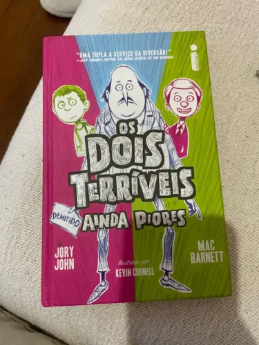 Livro os dois terríveis ainda piores 
