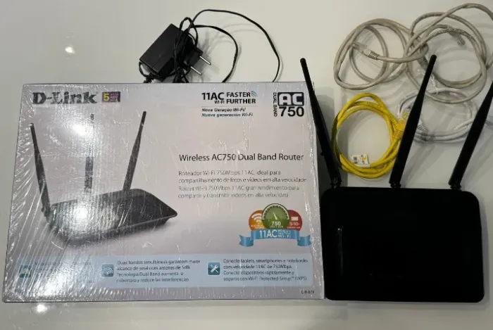Roteador ou Repetidor D-Link DIR-809 AC Dualband com 3 Antenas Externas 5dBi 750Mbps - 5G 