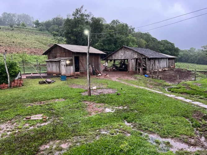 Chácara 14 hectares, potreiro, roças, frutíferas,3 açudes 
