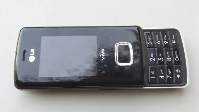 Antigo Celular LG Chocolate, funcionando