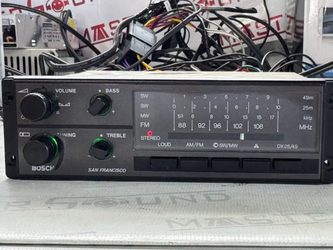 Auto radio com Bluetooth Bosch SAN Francisco lindo aparelho na promoção 