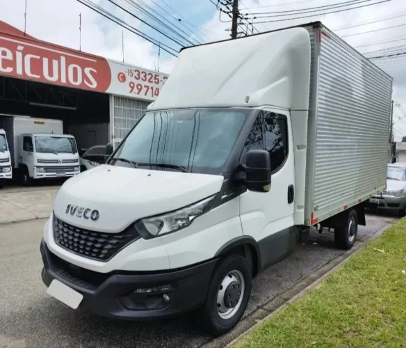 Iveco 35-150 baú seco 2021<br>Utilitário muito conservado comple