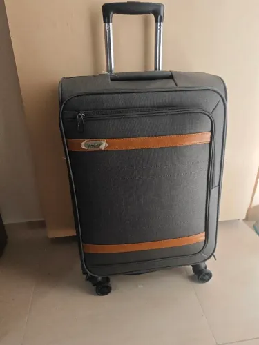Mala de Viagem com Design Moderno e Resistente Tam M