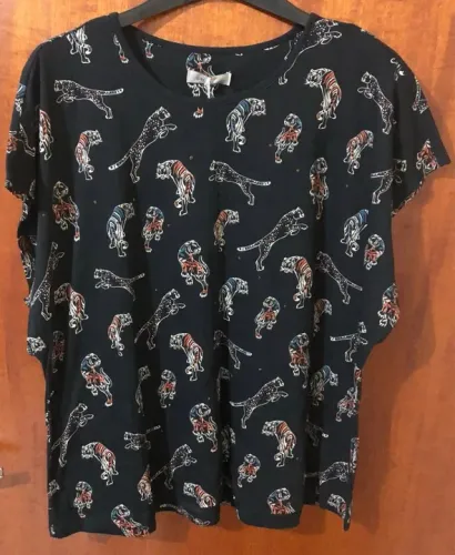 Blusa feminina estampada NOVA Tam G