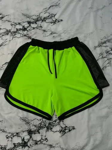 Shorts Feminino Verde Neon com Detalhes em Mesh