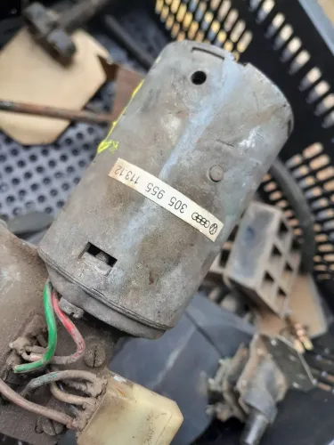 Motor do limpador de para brisas do gol 