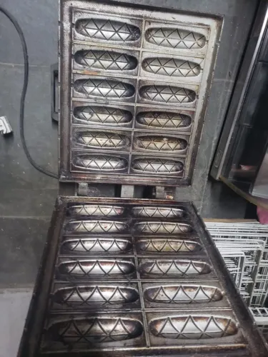 Máquina Crepe Suíço Ademaq 12 cavidades