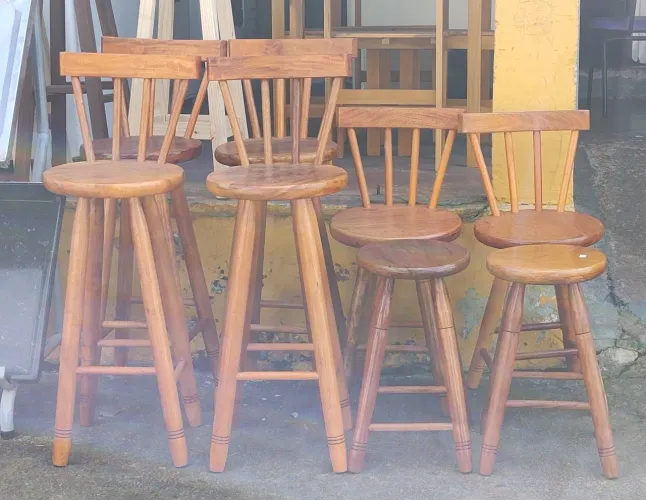 Banquetas de Madeira com Encosto ou sem encosto