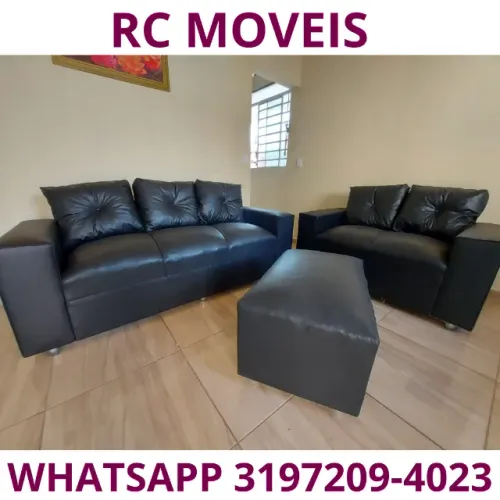 Conjunto Sofá Courino 3 e 2 Lugares + Puff | D33 | Promoção