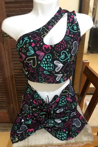 Conjunto de Academia Top e Short T U