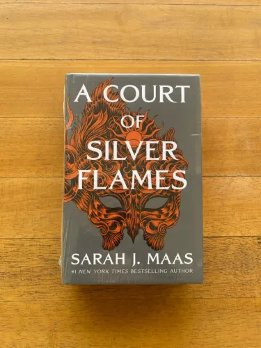 A Court of Silver Flames - Sarah J. Maas | Capa Dura Inglês Lacrado