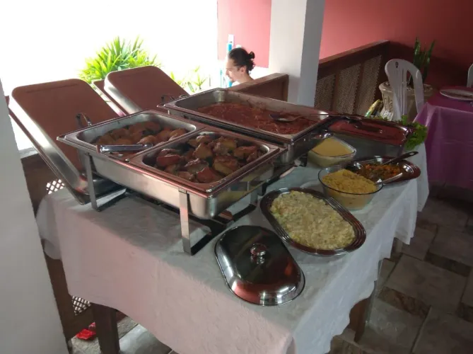Churrasqueiro e cozinheiro