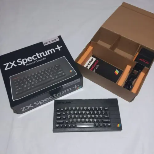 Especial Sinclair ZX Spectrum Plus com Caixa e Berço