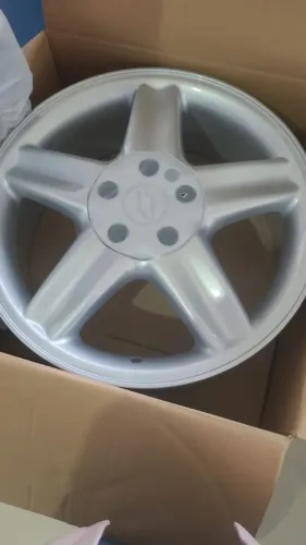 Roda de liga leve aro 17 Chevrolet Vectra prata novas
