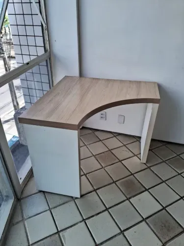 MESA DE CANTO 1 M X 1 M FIND (Mesa de canto para escritório)
