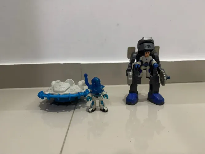 Nave Espacial, foguete, robô e astronauta da Imaginext 