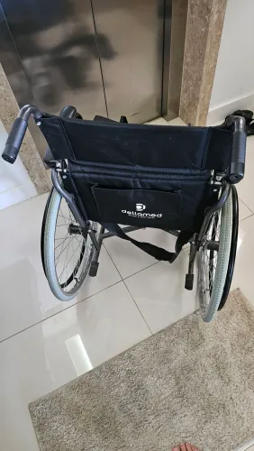 Cadeira de Rodas D400 Dellamed