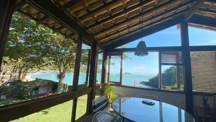 Casa com 6 quartos à venda, 375 m² por R$ 8.000.000 - Praia João Fernandes - Armação dos B