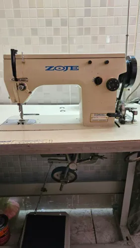 Máquina de Costura Industrial Reta e Zig Zag