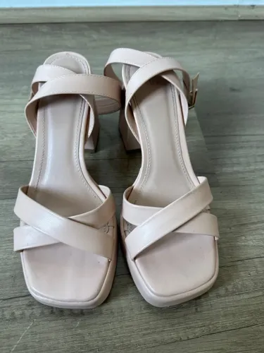 Sandália Salto Bloco Nude