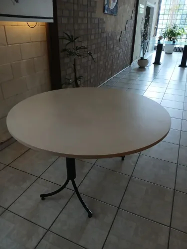 Mesa redonda para comércio