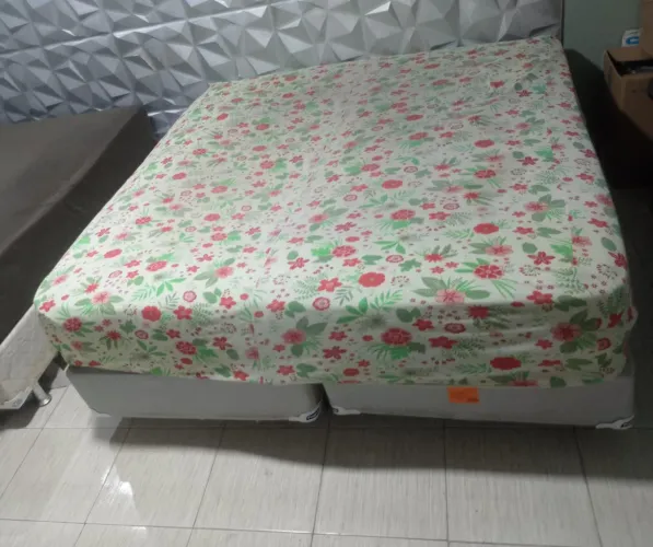 Cama semi nova 